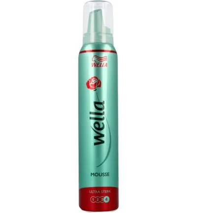 Wella Ultra Strong Hold Mousse (200 ml)